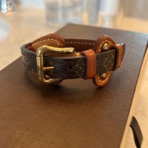 Louis Vuitton Theda Monogram Leather bracelet.